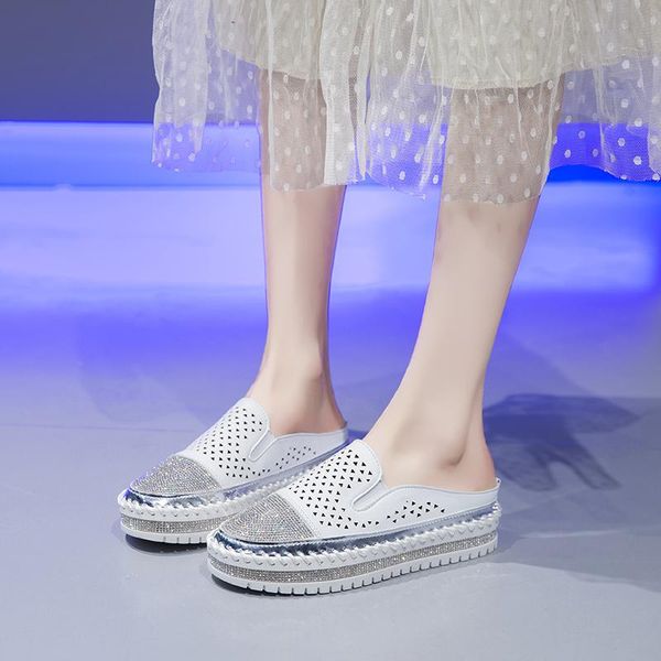 slippers shiny crystal platform mules shoes women black white closed toe sandals summer breathable flat 2021
slippers shiny crystal platform mules shoes women black white closed toe sandals summer breathable flat 2021