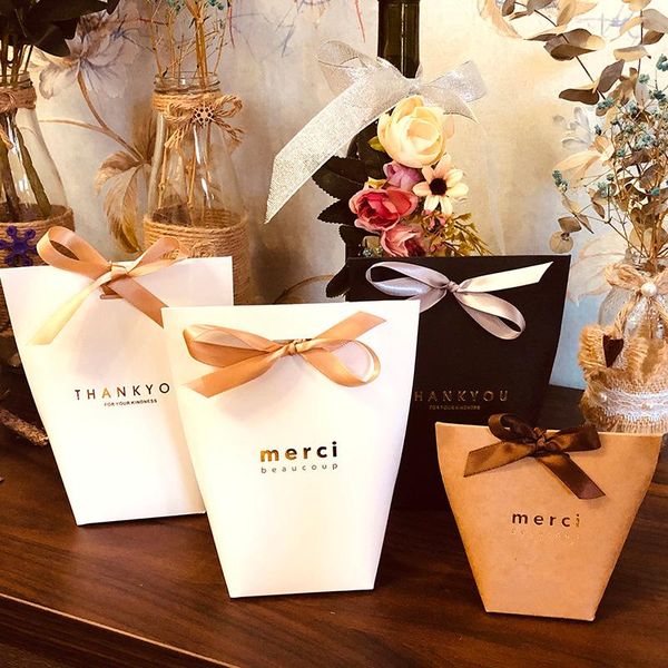 gift wrap 2021 packaging bags paper packing box food storage sturdy party candy bag for durable drop
gift wrap 2021 packaging bags paper packing box food storage sturdy party candy bag for durable drop