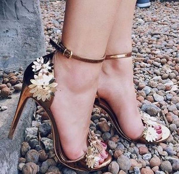 sandals elegant woman high heel bronze patent leather metal texture flower sandal gold buckle real po, Black
sandals elegant woman high heel bronze patent leather metal texture flower sandal gold buckle real po, Black