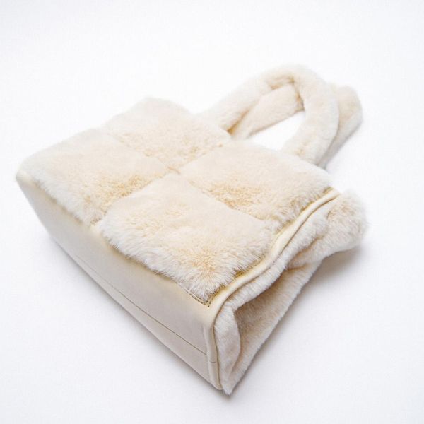 large capacity faux fur one shoulder tote bag with versatile winter plush bag pure white soft warm plush handbag
large capacity faux fur one shoulder tote bag with versatile winter plush bag pure white soft warm plush handbag
