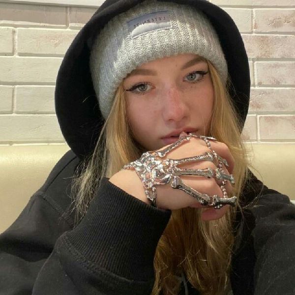 charm bracelets punk gothic skull bracelet hand bone bangles flexible metal for women men nightclub party hip hop jewelry, Golden;silver
charm bracelets punk gothic skull bracelet hand bone bangles flexible metal for women men nightclub party hip hop jewelry, Golden;silver