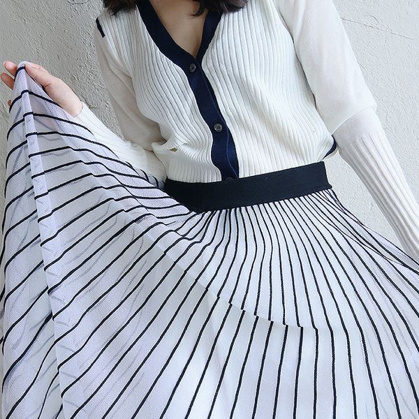 skirts knitted half women's autumn and winter middle long high waist thin a-line perspective pleated skirt 2021 large swing umbrella, Black
skirts knitted half women's autumn and winter middle long high waist thin a-line perspective pleated skirt 2021 large swing umbrella, Black
