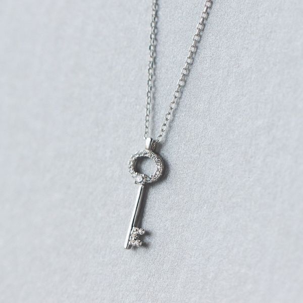 real. 925 100% sterling silver jewelry love key pendant necklace with white crystals cz rolo chain 18inch women's gift gtlx1011 l7fc
real. 925 100% sterling silver jewelry love key pendant necklace with white crystals cz rolo chain 18inch women's gift gtlx1011 l7fc