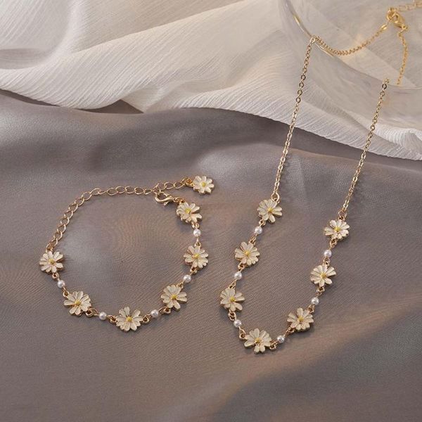 chokers han edition of sweet and pure fresh temperament daisy flower necklace contracted clavicle chain women jewelry gifts, Golden;silver
chokers han edition of sweet and pure fresh temperament daisy flower necklace contracted clavicle chain women jewelry gifts, Golden;silver