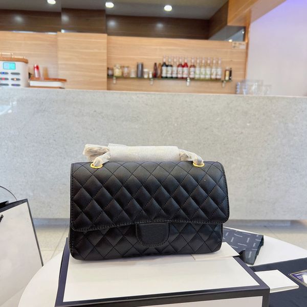 fashion classic womens messenger bag crossbody simplicity black white 4 colors female chains handbag purse
fashion classic womens messenger bag crossbody simplicity black white 4 colors female chains handbag purse