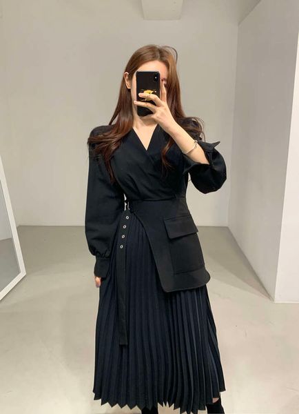 early spring 2021 new korean chic style v-neck side buckle waist pleated medium length dress for women, Black;gray
early spring 2021 new korean chic style v-neck side buckle waist pleated medium length dress for women, Black;gray