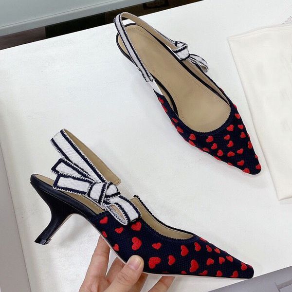 summer ladies sandals fashion embroidery designer mid-heel bowknot elegant pointed little fragrant dress women's shoes, Black
summer ladies sandals fashion embroidery designer mid-heel bowknot elegant pointed little fragrant dress women's shoes, Black