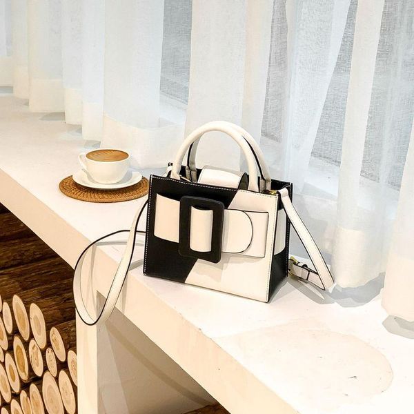 evening bags -name handbags, retro ladies, diagonal bags, fashion brand literary shoulder design handbags
evening bags -name handbags, retro ladies, diagonal bags, fashion brand literary shoulder design handbags