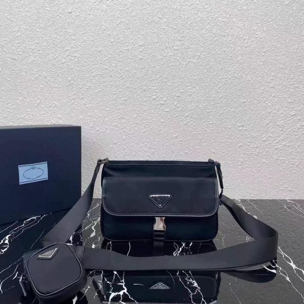 men designers bags 2021 handbag shoulder crossbody fashion branched made of nylon vintage handbags bag(22*5*16cm)
men designers bags 2021 handbag shoulder crossbody fashion branched made of nylon vintage handbags bag(22*5*16cm)