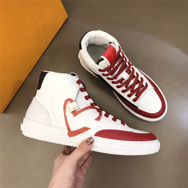 luxury designer rivoli grained calfskin tattoo sports boots fashion letter embroidered flat leather sneakers shoe run away trainers leather, Black
luxury designer rivoli grained calfskin tattoo sports boots fashion letter embroidered flat leather sneakers shoe run away trainers leather, Black