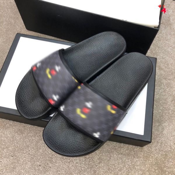 2021 slipper designer slide summer sandals fashion men beach indoor flat flip flops leather luxurys shoes mens slippers with box size 39-45, Black
2021 slipper designer slide summer sandals fashion men beach indoor flat flip flops leather luxurys shoes mens slippers with box size 39-45, Black