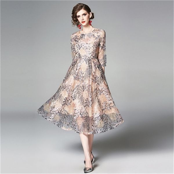 europe luxury design elegant women summer vintage 3/4 sleeves embroidery lace a line dress banquet party vestidos 210603, Black;gray
europe luxury design elegant women summer vintage 3/4 sleeves embroidery lace a line dress banquet party vestidos 210603, Black;gray