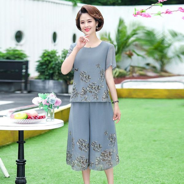 women's tracksuits summer short pants women suit two piece set middle aged woman floral print and wide leg plus size female xq698, Gray
women's tracksuits summer short pants women suit two piece set middle aged woman floral print and wide leg plus size female xq698, Gray