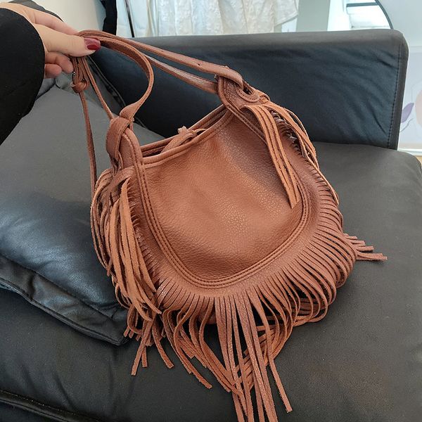 new net red mona same pu leather liusu large capacity bucket shoulder bag, texture versatile women's bag
new net red mona same pu leather liusu large capacity bucket shoulder bag, texture versatile women's bag