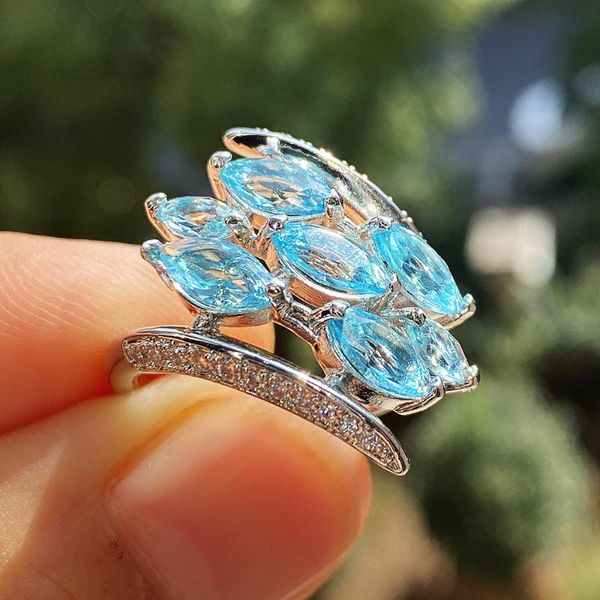 wedding rings luxury female aqua blue crystal stone ring classic silver color for women cute hollow leaf zircon engagement, Slivery;golden
wedding rings luxury female aqua blue crystal stone ring classic silver color for women cute hollow leaf zircon engagement, Slivery;golden