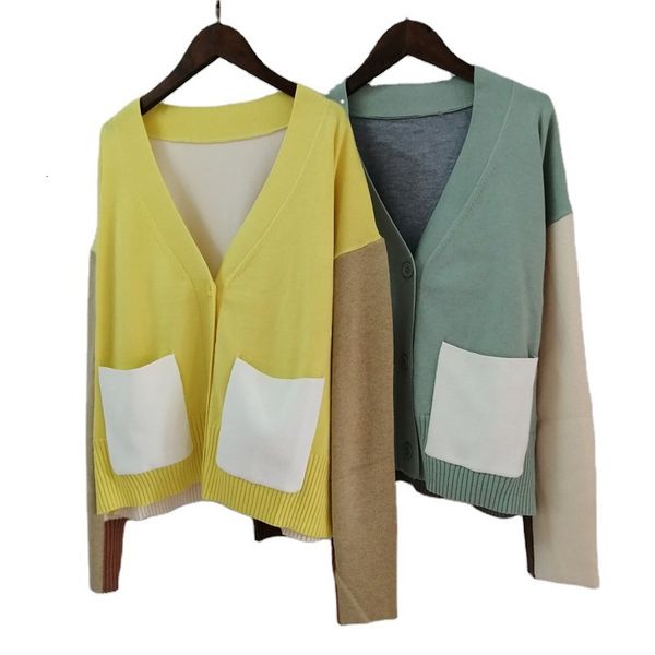 2021 new women autumn and winter color matching v-neck knitted cardigan women's loose slimming sweater coat ae0y, White;black
2021 new women autumn and winter color matching v-neck knitted cardigan women's loose slimming sweater coat ae0y, White;black