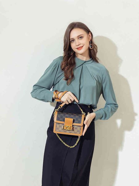 handbag women's bag 2021 fashion color matching small square chain armpit printing inclined cross compartment, Black;red
handbag women's bag 2021 fashion color matching small square chain armpit printing inclined cross compartment, Black;red