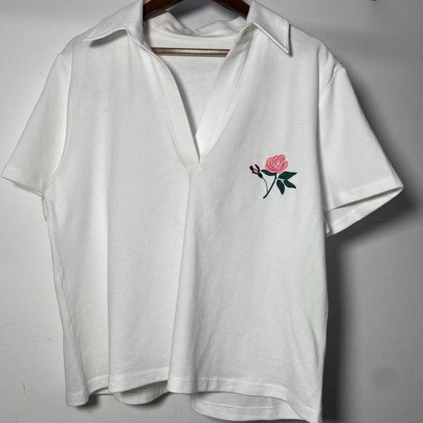 women's t-shirt 2021 summer style v-neck short-sleeved fashion flower embroidery printing pure white casual all-match
women's t-shirt 2021 summer style v-neck short-sleeved fashion flower embroidery printing pure white casual all-match