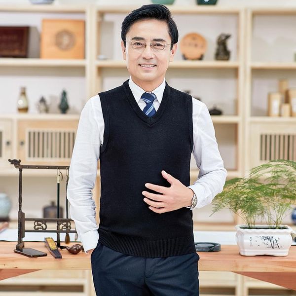 men's vests 2021 casual vest pullovers sweaters solid knitted wool sweater fashion slim fit jumpers men pullover homme., Black;white 
men's vests 2021 casual vest pullovers sweaters solid knitted wool sweater fashion slim fit jumpers men pullover homme., Black;white