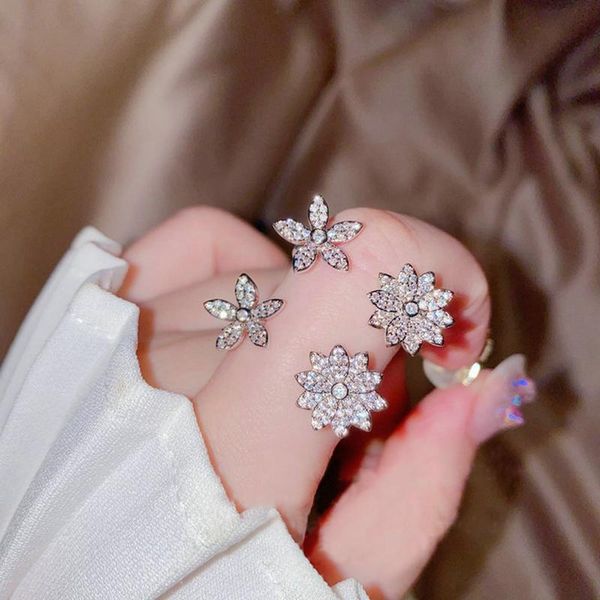 cluster rings solid 925 sterling silver flower finger ring for women brilliant zircon resizable open wedding bridal fine jewelry, Golden;silver
cluster rings solid 925 sterling silver flower finger ring for women brilliant zircon resizable open wedding bridal fine jewelry, Golden;silver