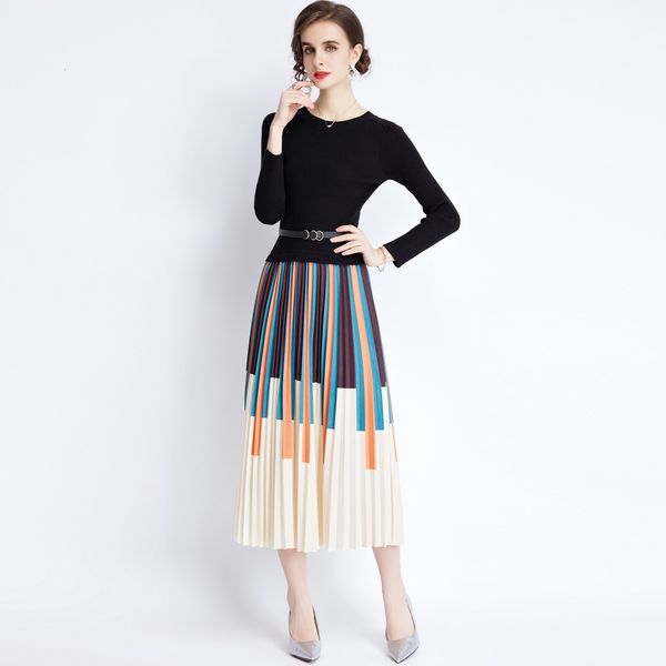 2021 temperament lady mid length autumn knit stitched contrast pleated skirt dress, Black;gray
2021 temperament lady mid length autumn knit stitched contrast pleated skirt dress, Black;gray