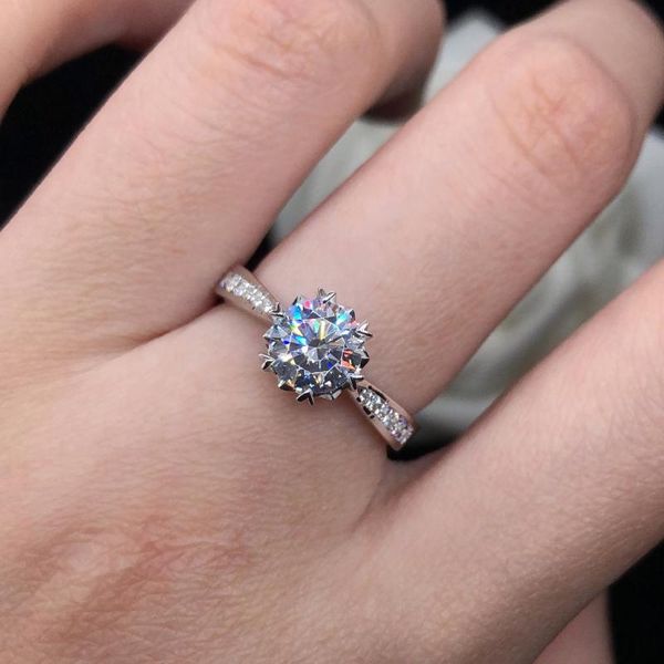 cluster rings au750 test positive 0.5ct 5.0mm d color vvs1 moissanite engagement ring 18k white gold diamond jewelry r120, Golden;silver
cluster rings au750 test positive 0.5ct 5.0mm d color vvs1 moissanite engagement ring 18k white gold diamond jewelry r120, Golden;silver