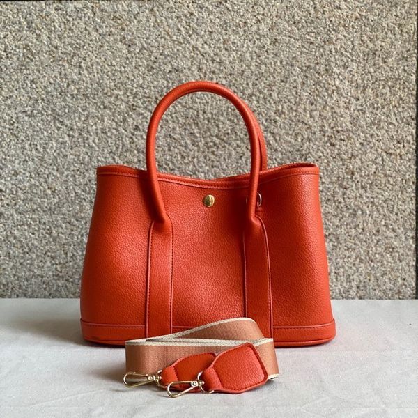 design handbag bags bag 2021 new fashion simple garden women's large capacity bucket one shoulder portable tot bride wedding bag n2bh
design handbag bags bag 2021 new fashion simple garden women's large capacity bucket one shoulder portable tot bride wedding bag n2bh