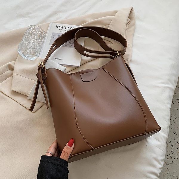 Evening Bags Small Solid Color PU Leather Bucket Shoulder Crossbody Bag For Women 2021 Hit Winter Fashion Simple Designer Purses And Handbag
Evening Bags Small Solid Color PU Leather Bucket Shoulder Crossbody Bag For Women 2021 Hit Winter Fashion Simple Designer Purses And Handbag