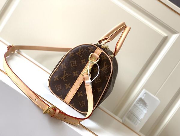 7a 2021 classic leather bag women embossing handbags womens shoulder crossbody vintage clutch tote messensger bags mix style wallets purse w, Red;black
7a 2021 classic leather bag women embossing handbags womens shoulder crossbody vintage clutch tote messensger bags mix style wallets purse w, Red;black