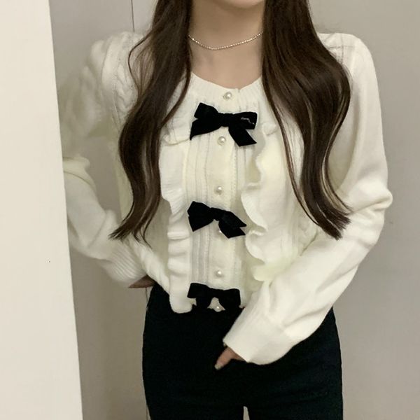 2021 new autumn retro lotus leaf bowknot round neck long sleeve small outside wear cute knitted sweater opening needle nytt, White;black
2021 new autumn retro lotus leaf bowknot round neck long sleeve small outside wear cute knitted sweater opening needle nytt, White;black