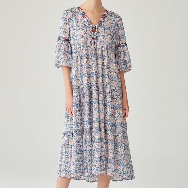 2021 new puff sleeve v neck midi tunic dress women vintage blue cotton floral print embriodery long autumn dresses robe zn1y, White
2021 new puff sleeve v neck midi tunic dress women vintage blue cotton floral print embriodery long autumn dresses robe zn1y, White