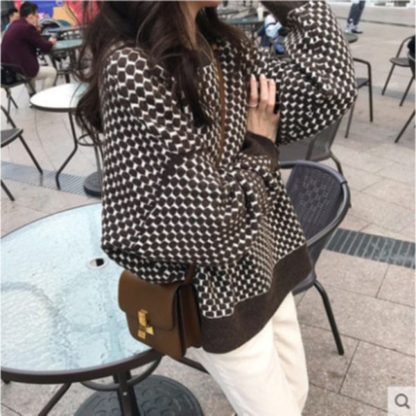 in autumn and winter 2021, the new net red high-grade korean version soft glutinous celebrities are women's fashion with loose plaid, White;black
in autumn and winter 2021, the new net red high-grade korean version soft glutinous celebrities are women's fashion with loose plaid, White;black