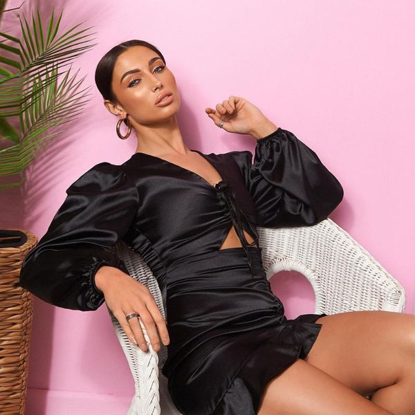 casual dresses sruby mini shallow satine party dress women hollow out jurk rits herfst long mouw bodycon club black female, Black;gray
casual dresses sruby mini shallow satine party dress women hollow out jurk rits herfst long mouw bodycon club black female, Black;gray