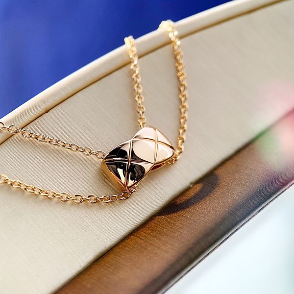 bangles bracelet coco xiaoxiangjia lingge necklace women's 18k gold plated double diamond stripe pendant clavicle chain jewelry, Black
bangles bracelet coco xiaoxiangjia lingge necklace women's 18k gold plated double diamond stripe pendant clavicle chain jewelry, Black