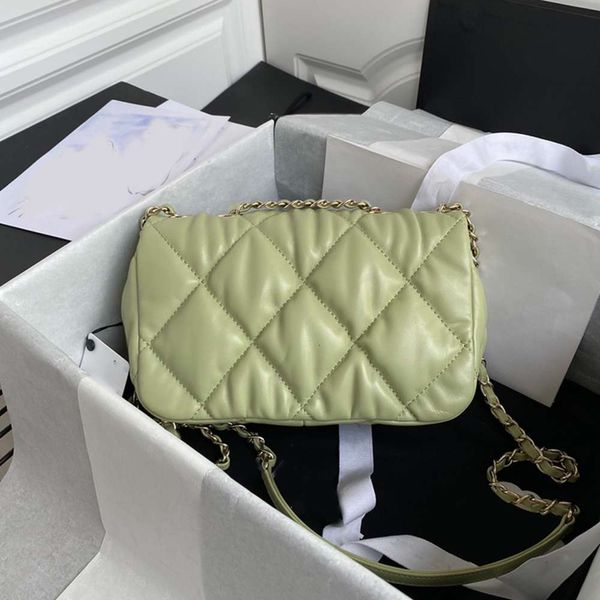 designer luxury2020 new style with metal chain coriaceous softness fashionable joker luxurious nobility internal zipper bag
designer luxury2020 new style with metal chain coriaceous softness fashionable joker luxurious nobility internal zipper bag