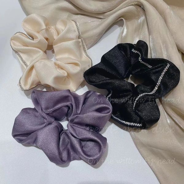 retro palace style hair satin rhinestone large intestine ring solid color simple temperament hair rope accessories, Slivery;white
retro palace style hair satin rhinestone large intestine ring solid color simple temperament hair rope accessories, Slivery;white