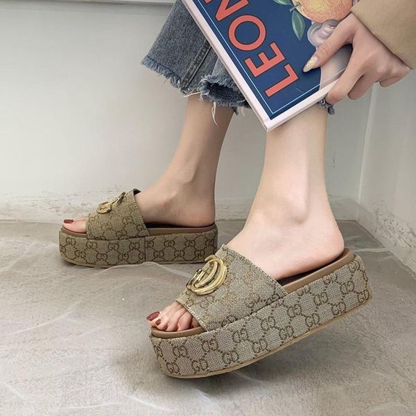 slippers 2021 summer woman slipper sandals pu metal outdoors classic flat shoes flip flops follow high 5.5cm korean version beach, Black
slippers 2021 summer woman slipper sandals pu metal outdoors classic flat shoes flip flops follow high 5.5cm korean version beach, Black