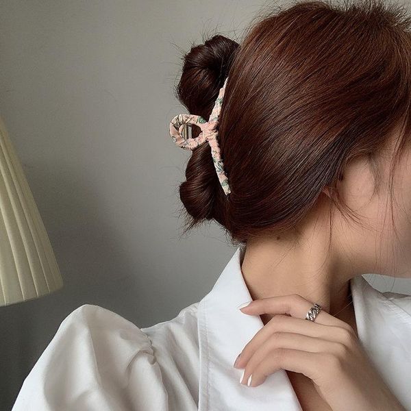 hair clips & barrettes aomu french retro romantic colorful fabric floral matte irregular geometric elegant claw for women party jewelry, Golden;silver
hair clips & barrettes aomu french retro romantic colorful fabric floral matte irregular geometric elegant claw for women party jewelry, Golden;silver