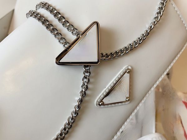 handbag autumn and winter new black small square full leather chain triangular single shoulder fortune women's bag
handbag autumn and winter new black small square full leather chain triangular single shoulder fortune women's bag