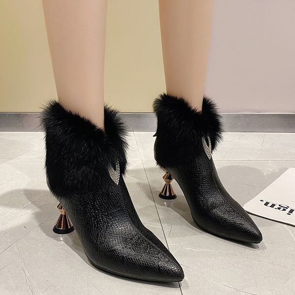 2021 new ffy faux fur tetal thin heels women shiny crystal pointed toe ankle boots woman winter warm short plush shoes nmii, Black
2021 new ffy faux fur tetal thin heels women shiny crystal pointed toe ankle boots woman winter warm short plush shoes nmii, Black