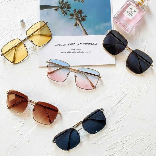 sunglasses style women fashion large frame gradient framework lens square, White;black
sunglasses style women fashion large frame gradient framework lens square, White;black