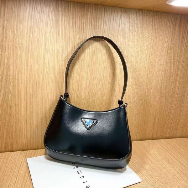 luxury design handbag 2021 spring new p family mid ancient underarm bag pu bright leather one shoulder handbag yc 
luxury design handbag 2021 spring new p family mid ancient underarm bag pu bright leather one shoulder handbag yc