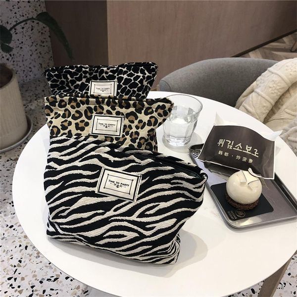cosmetic bags & cases women leopard makeup high-capacity canvas zipper bag portable multi-function travel necessaries beauty case lady
cosmetic bags & cases women leopard makeup high-capacity canvas zipper bag portable multi-function travel necessaries beauty case lady