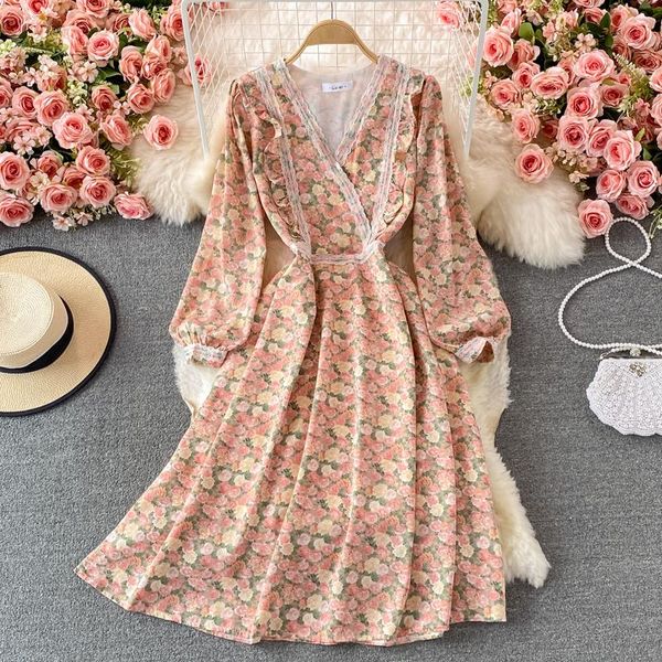 casual dresses lace v-neck chiffon floral dress 2021 autumn french puff sleeve large swing tea, Black;gray
casual dresses lace v-neck chiffon floral dress 2021 autumn french puff sleeve large swing tea, Black;gray