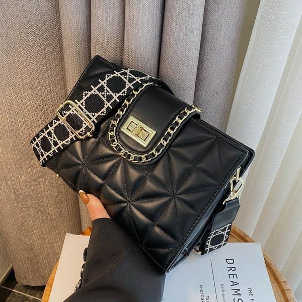 cross body lady shoulder bag chains messenger fashion girls casual handbag simple leisure personality small square women crossbody
cross body lady shoulder bag chains messenger fashion girls casual handbag simple leisure personality small square women crossbody