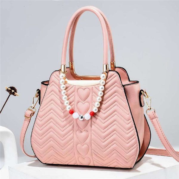 2021 new hand foreign trade trend women's large capacity single shoulder diagonal span bag floor stall 13786
2021 new hand foreign trade trend women's large capacity single shoulder diagonal span bag floor stall 13786