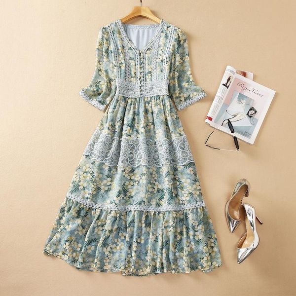 casual dresses european and american women's autumn 2021 five-minute sleeves with a v-neck fashion lace splicing print pleated dress, Black;gray
casual dresses european and american women's autumn 2021 five-minute sleeves with a v-neck fashion lace splicing print pleated dress, Black;gray