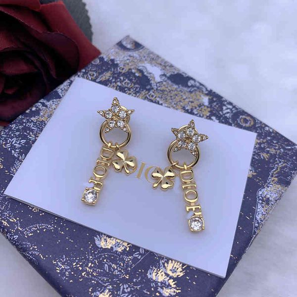 design jewelry new earrings female letter diamond five pointed star pearl 925 silver needle high-end version quality earrings
design jewelry new earrings female letter diamond five pointed star pearl 925 silver needle high-end version quality earrings