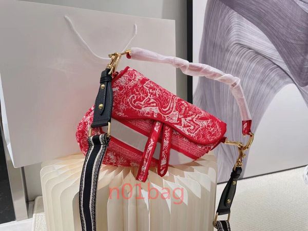 2021 luxury women's handbag saddle bag genuine leather with shoulder strap purse metal pendant shoulderbags women crossbody bags tiger
2021 luxury women's handbag saddle bag genuine leather with shoulder strap purse metal pendant shoulderbags women crossbody bags tiger