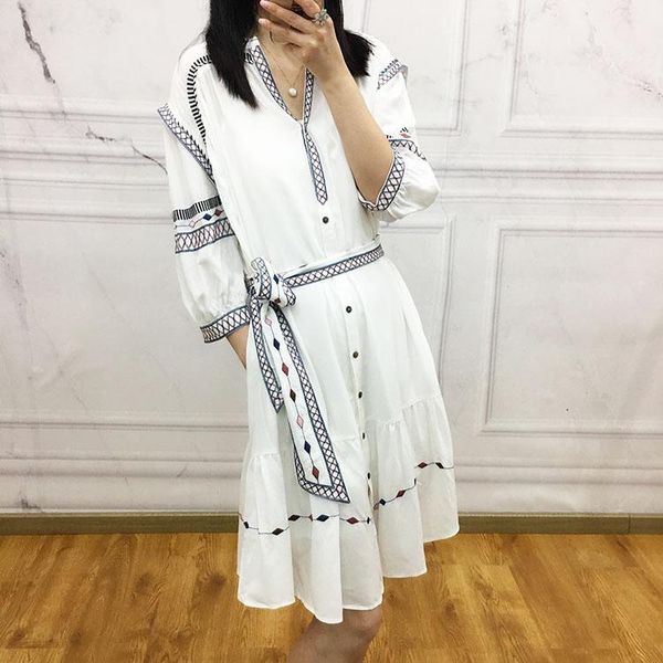 casual dresses women dress 2021 autumn and winter style bohemian romance v-neck embroidered lantern sleeve, Black;gray
casual dresses women dress 2021 autumn and winter style bohemian romance v-neck embroidered lantern sleeve, Black;gray